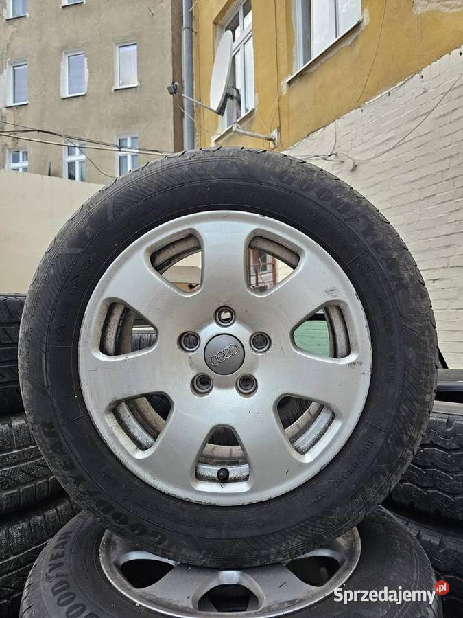 Felgi Aluminiowe z oponami Goodyear 19565 r15 Samochodowe
