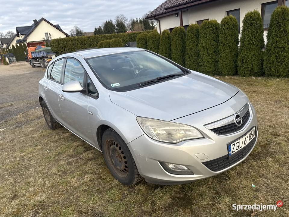 Opel astra j 17cdti uszkodzony 1700cm3