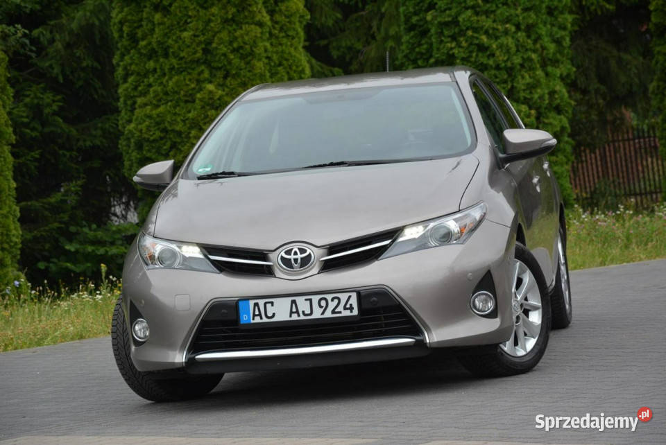 Toyota Auris Executive Navi Ledy Kamera Park elektrochrom. lusterka boczne Ostrów Mazowiecka