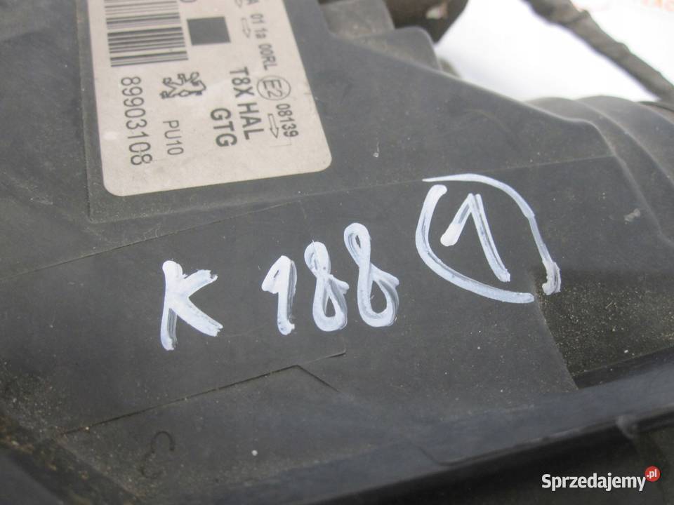 PEUGEOT 3008 11r lampa lewa przód 9685472780 osobowe Kielce