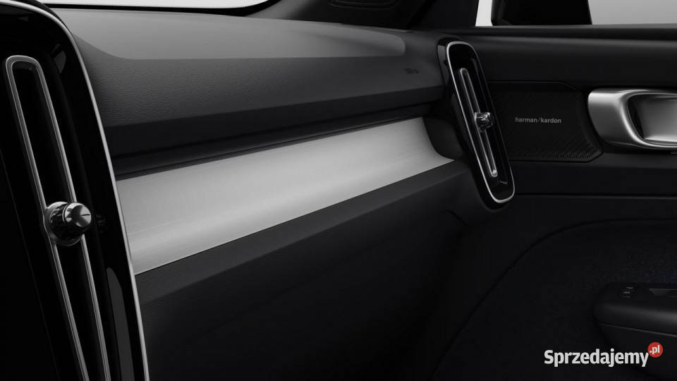 Volvo XC 40 Plus Dark B4 Mild Hybrid Benzyna 4/5 Łódź sprzedam