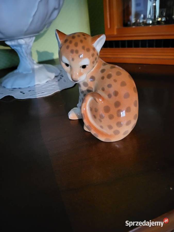 Figurka młodego ocelota