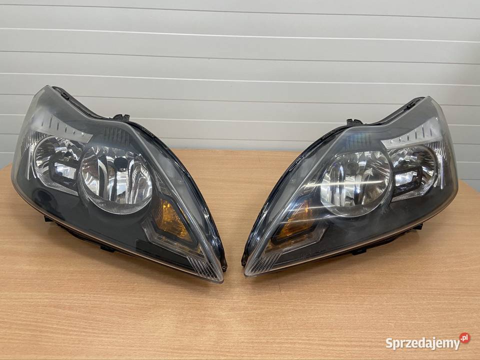 Reflektory przód kpl Ford Focus mk2 FL czarne Lampy przednie Święta Katarzyna
