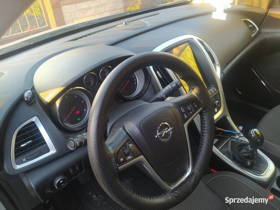 Opel Astra J nieuszkodzony sprzedam