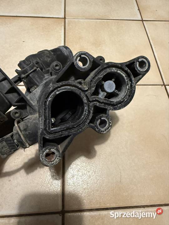 KIA RIO IV YB 12 16V OBUDOWA TERMOSTATU Pozostałe Warszawa