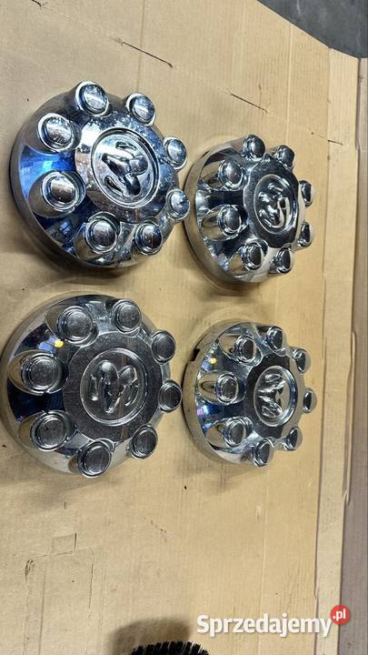 Dekle Dodge Ram do felg na osiem śrub pomorskie