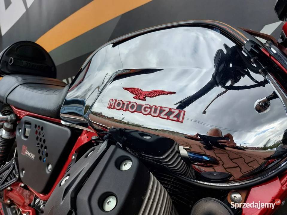 Moto Guzzi V7 2014