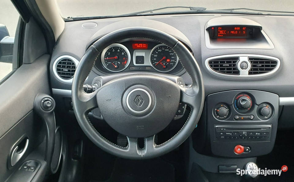 Renault Clio Niski przebiegSerwis w ASO Rok produkcji 2010 śląskie
