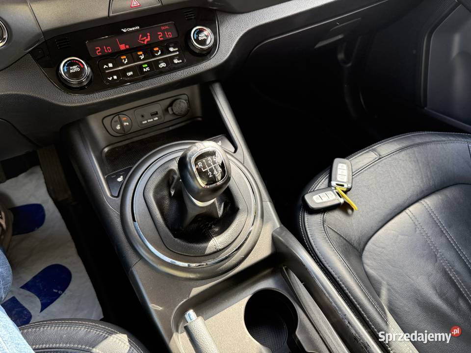 Kia Sportage 16 BENZYNA Klimatronik Nawigacja nieuszkodzony Konin sprzedam