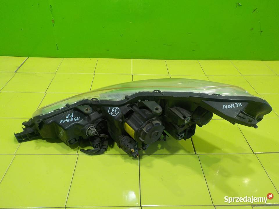 CITROEN CCROSSER 22 HDI 09r lampa XENON prawa osobowe mazowieckie Suków