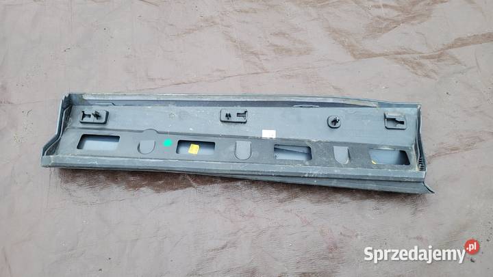 AUDI Q3 II LISTWA DRZWI PRAWA TYŁ listwy boczne Ruda Śląska
