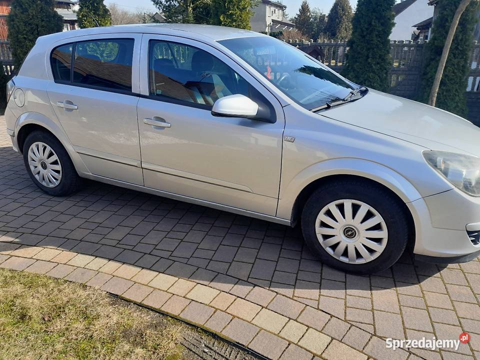 Opel Astra H 14 14 Benzyna z Gazem Rok produkcji 2008 Hutki
