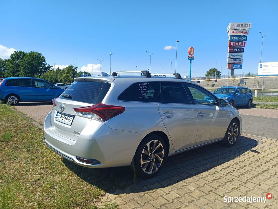 Toyota Auris Auris 16 D4D poLift 150 112 2015 zachodniopomorskie Szczecin