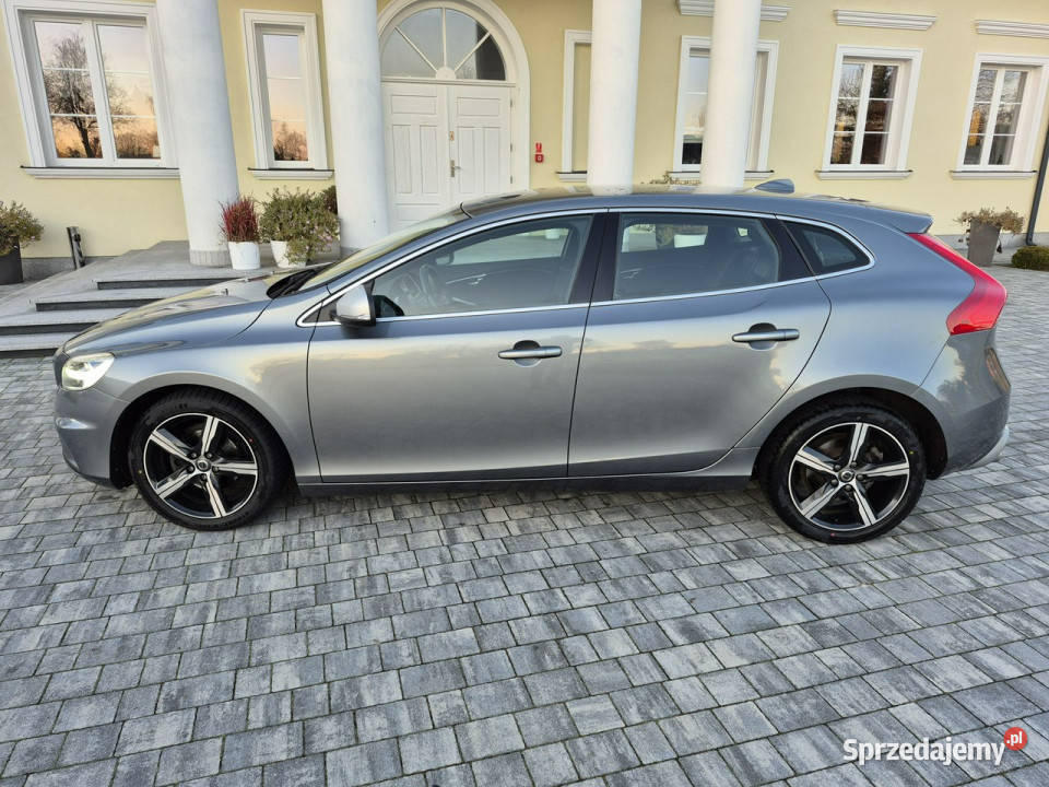 Volvo V40 20D2 RDESIGN navi full led chromy Nowe 163456km V40 Drelów sprzedam