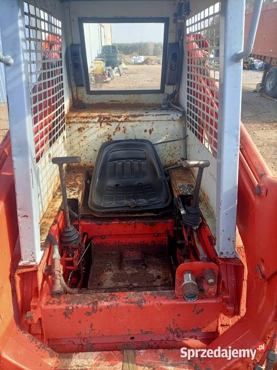 Miniladowarka Gehl 4610 bobcat poziomowanie Pierzchnica