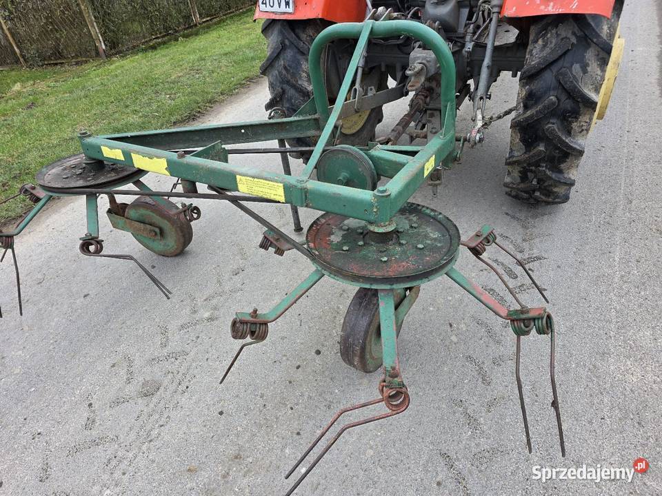 Przetrząsarka zgrabiarka pajak do siana Zgrabiarki i przetrząsacze Samborzec