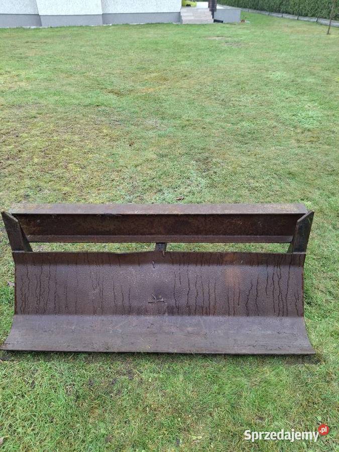 Solidny pług do śnieguspych do ziemi obornika nieuszkodzony Przystajń