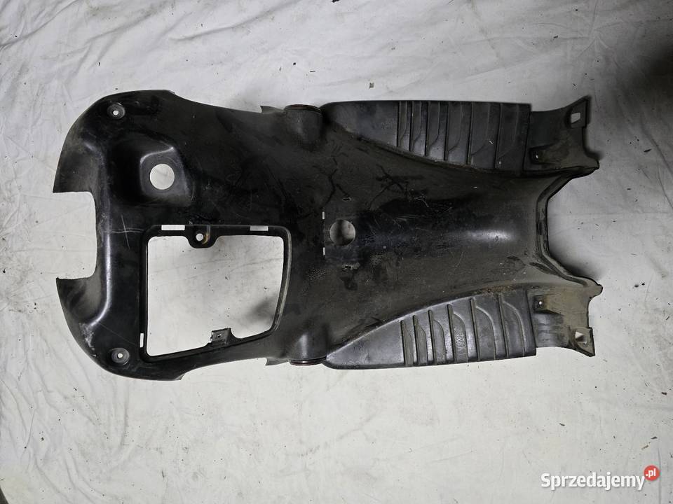 uzuki Katana skuter plastik podłoże Strzelin sprzedam