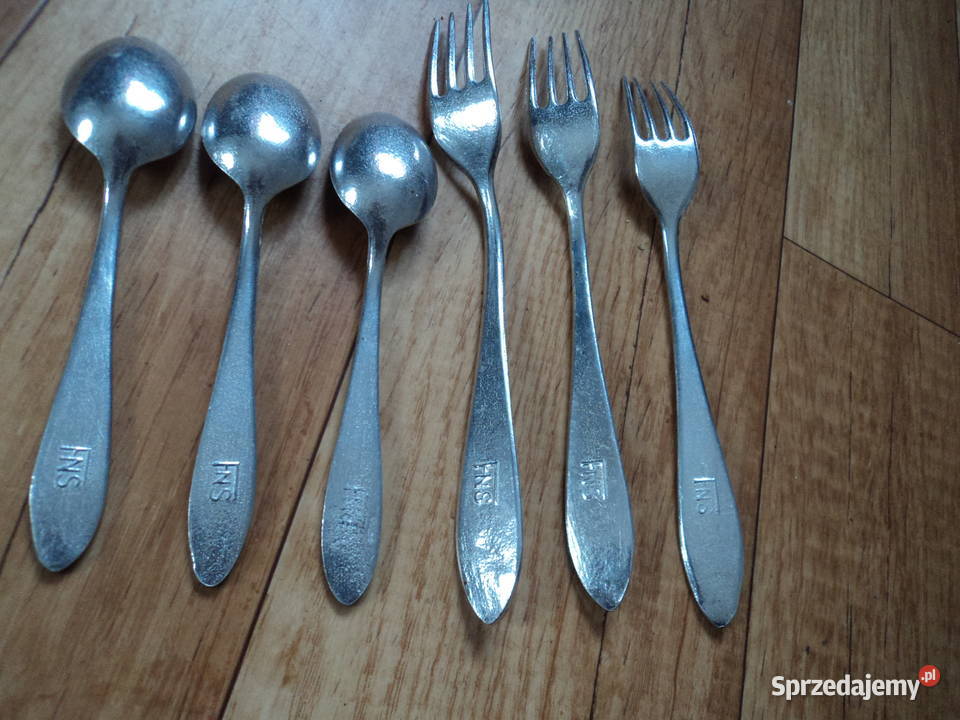 PRL aluminiowe sztućce nieużywane