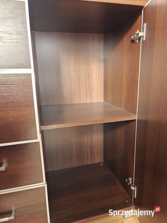 Komoda w stanie 4 szuflady i szafka