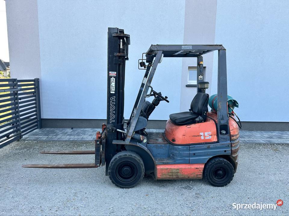 Wózek widłowy Toyota 15t 33m przesuw automat LPG łódzkie Rząśnia