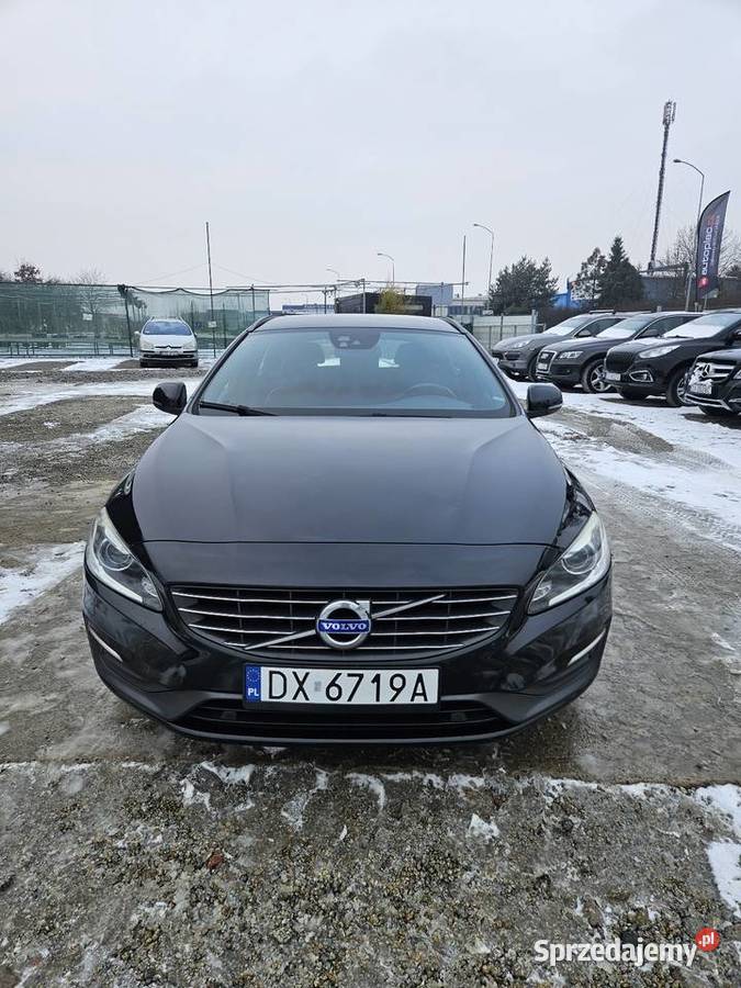 Volvo V60 20 DieselLiftBogate Wyposażenie 2000cm3 sprzedam