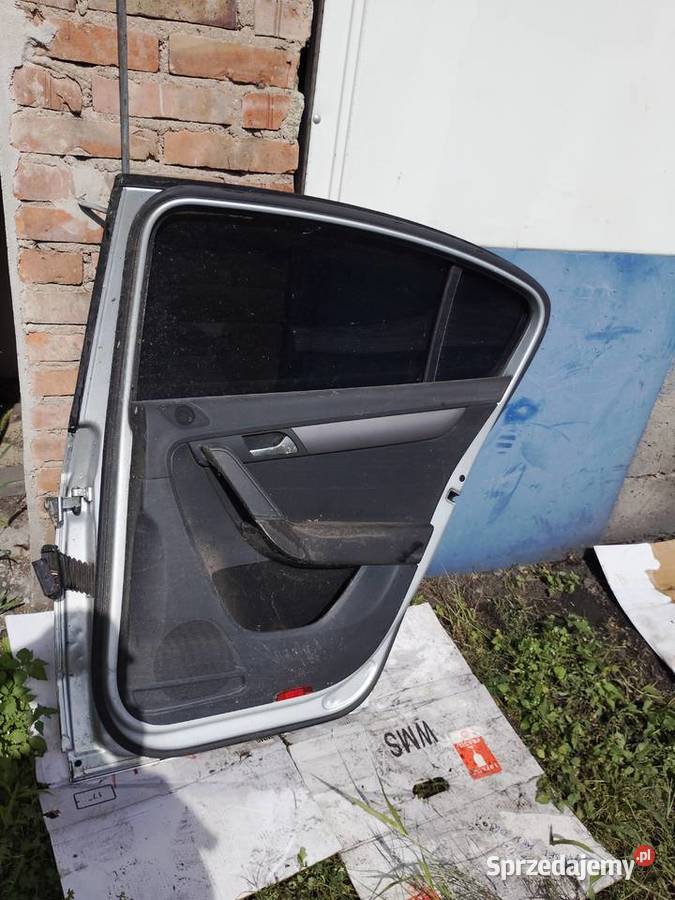 VW PASSAT B7 KOMBI DRZWI PRAWE TYLNE KOMPLETNE Międzychód