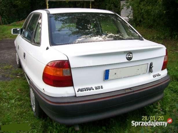 zderzak tyl opel astra f sedan Karoseria