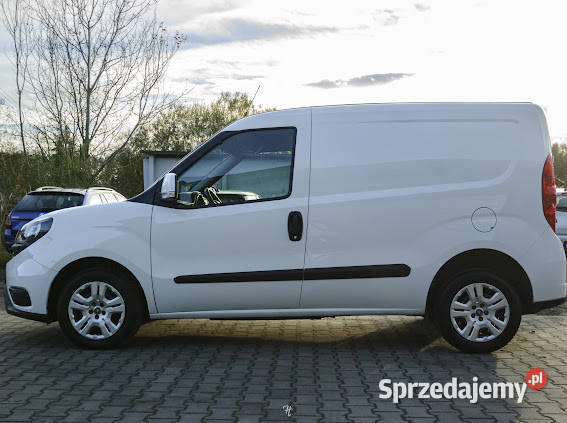 Fiat Doblo 16 MJ 2022 Stan Rok produkcji 2022 Fiat Myszków