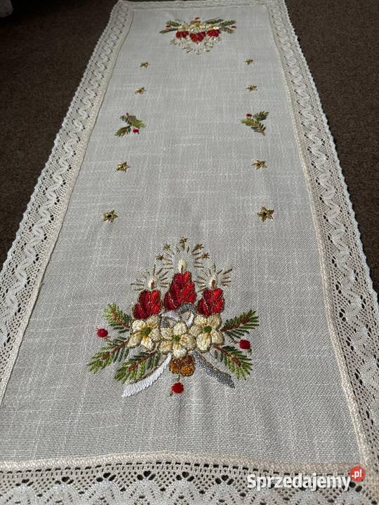 bieżnik ręcznie haftowany motywy Świąteczne