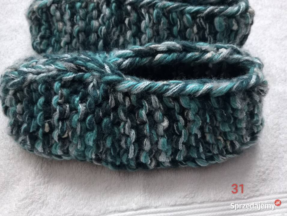 2 pary grubych kapci z włóczki 4245 Złotów