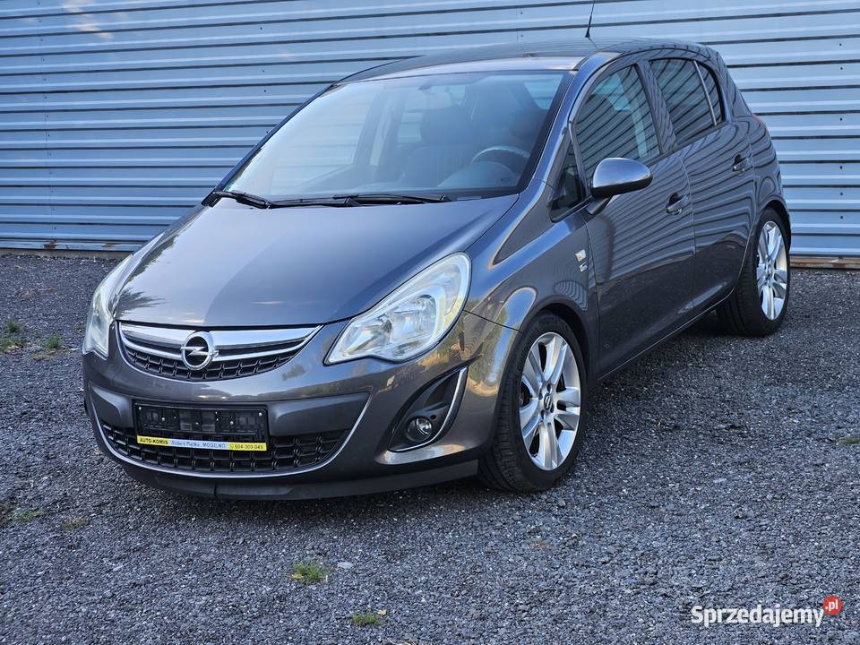 0pel Corsa 12 benz2012rBogata wersja wielofunkcyjna kierownica