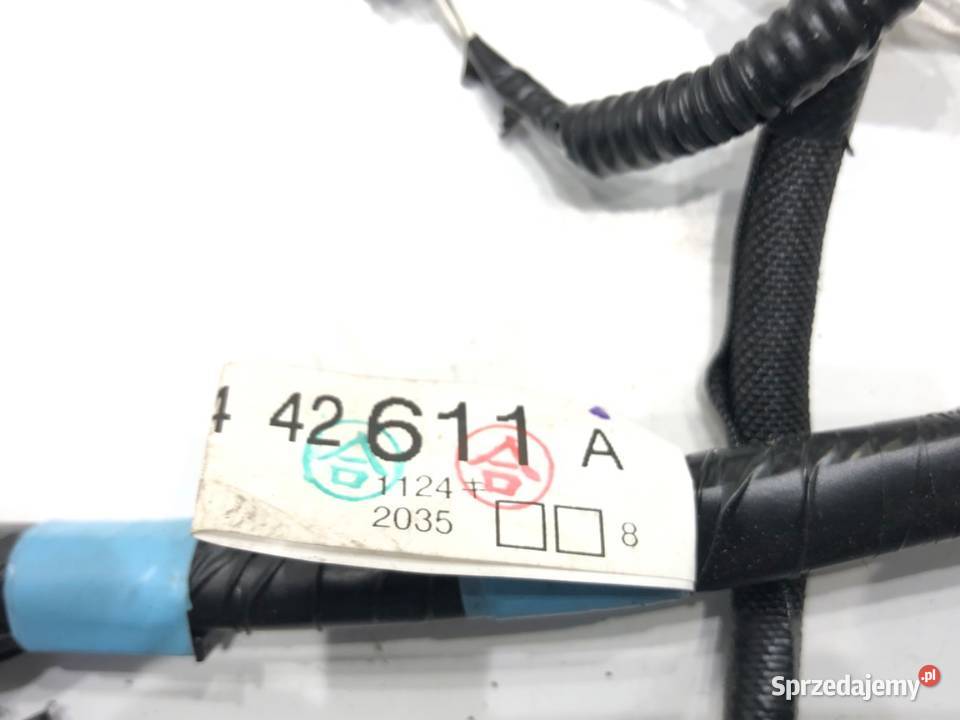 WIĄZKA KLAPY TOYOTA RAV 4 IV 8218442611 25 155