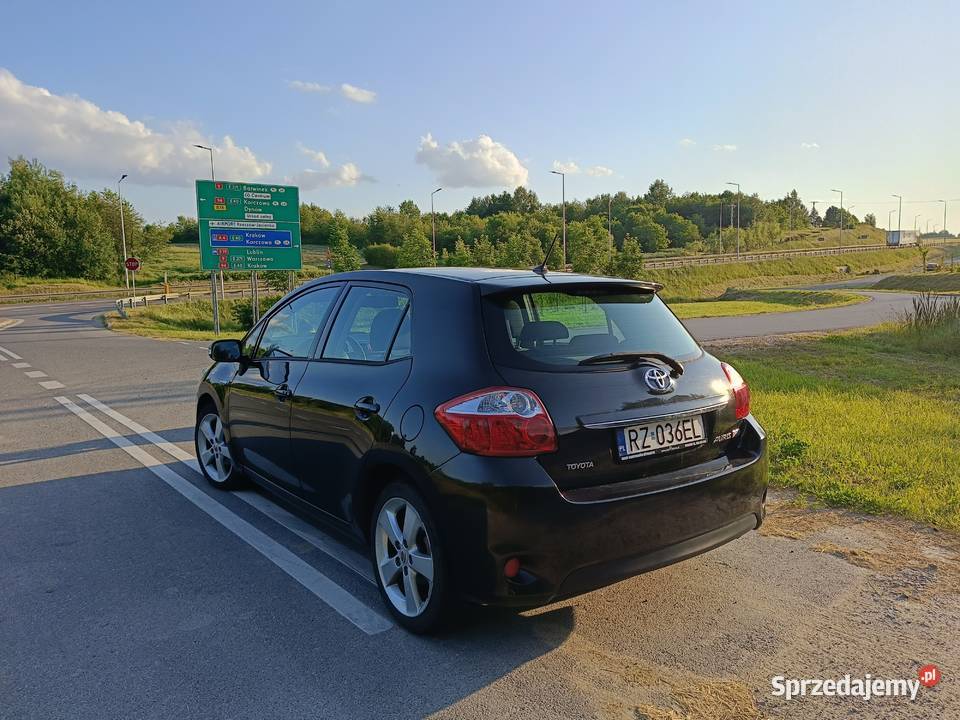 Toyota Auris E15 Hybrid 18 Zadbana Zabezpieczona hybryda Rzeszów