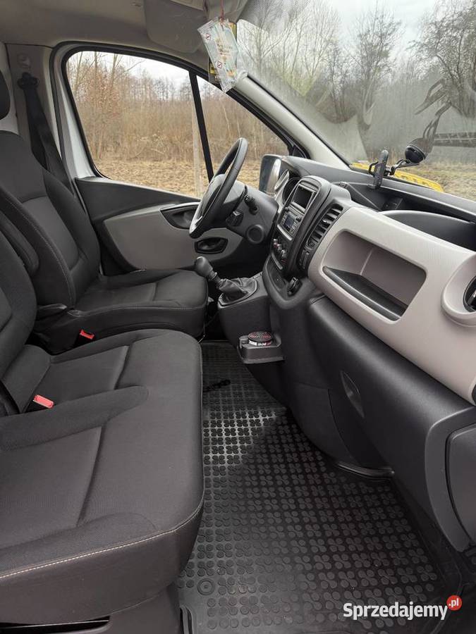 Renault Trafic III 16 120 2019r furgon Słubica Dobra sprzedam
