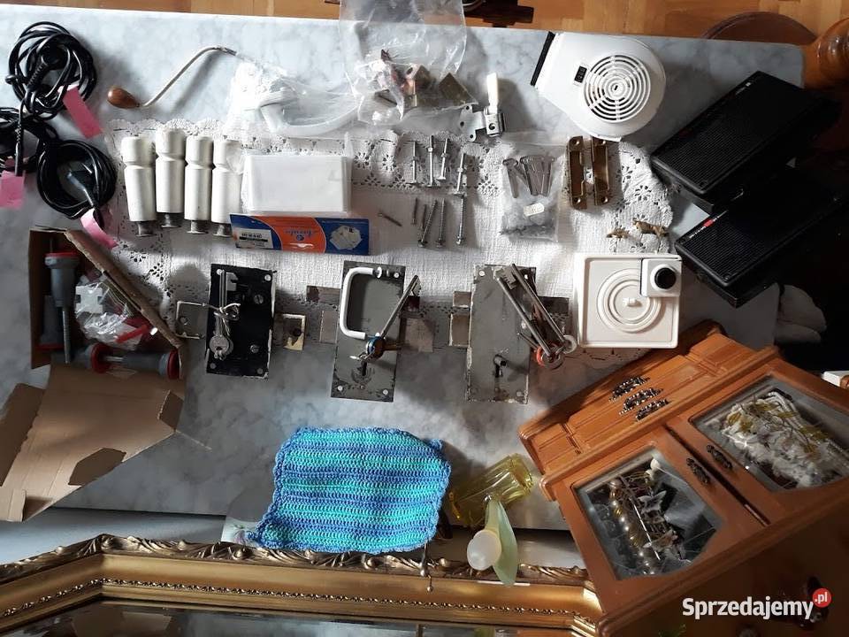 3 zamki nóżki do szafekdzwonekobudowa do Warszawa sprzedam