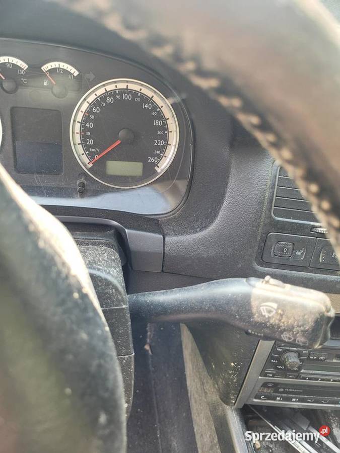 Syndyk sprzedasamochód osobowy marki Volkswagen Bora