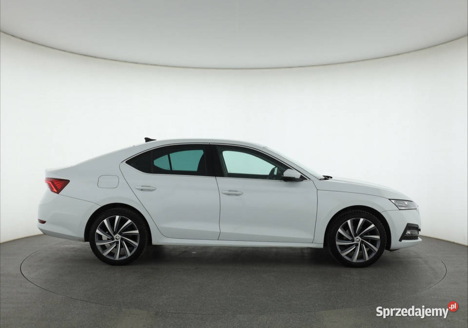 Skoda Octavia 15 TSI podgrzewane fotele sprzedam