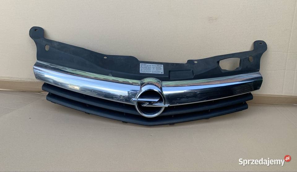 3157598 grill atrapa zderzaka opel astra h 3 III Szczecin