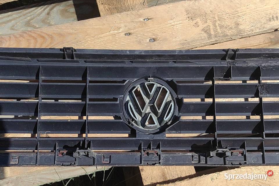Grill przedni na dwie lampy golf II MK2 Inczew