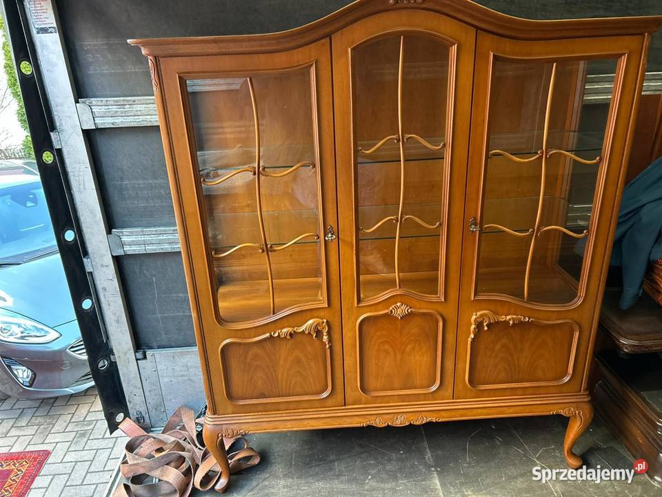 Piękna witryna do salonu Bielawa