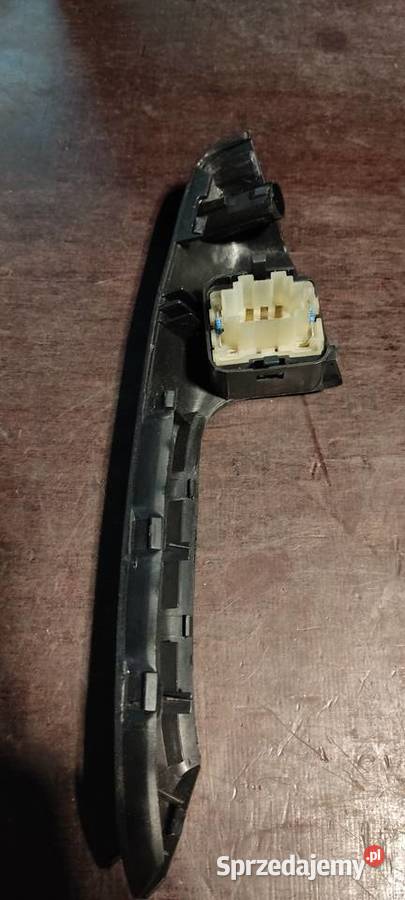 Golf 3 osłona z przełącznikiem szyb lewa 2634 Stalowa Wola sprzedam