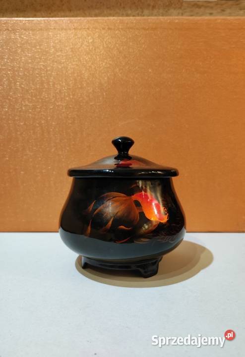 czarna szkatułka puzderko z laki złote rybki Kielce