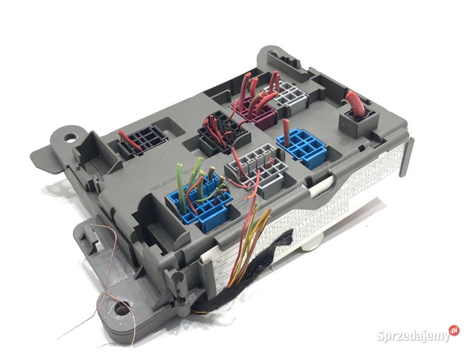 SKRZYNKA BEZPIECZNIKÓW BMW E71 6931687 SUV 0714 osobowe Skrzynki bezpieczników