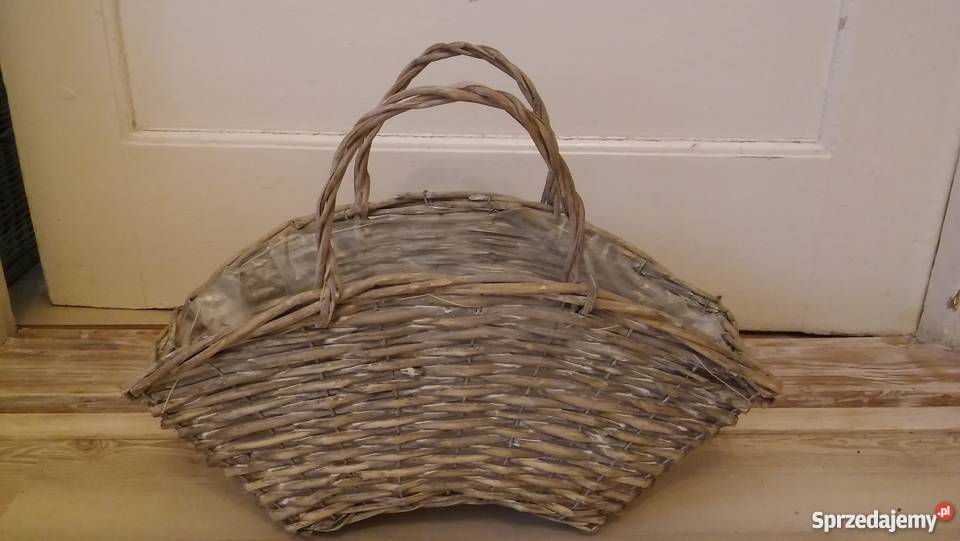 duży wiklinowy koszyk pobielany na prezent Gdańsk