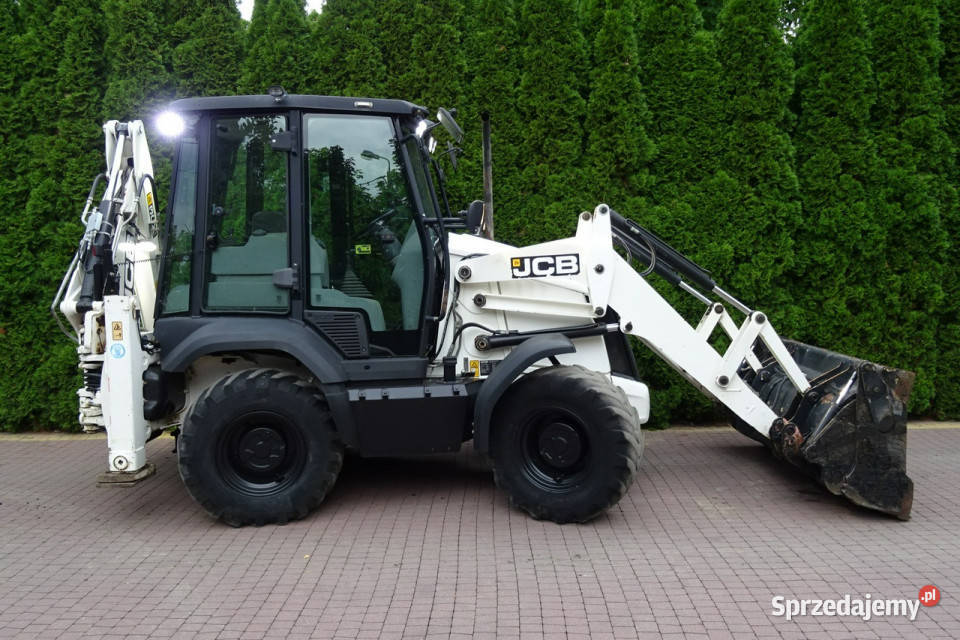 na równych kołach JCB 2CX 3CX Koparkoładowarka mazowieckie Góra Kalwaria