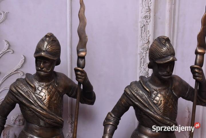 Dwie Figury z Brązu Strażnicy przed Dom Rzymski sprzedam