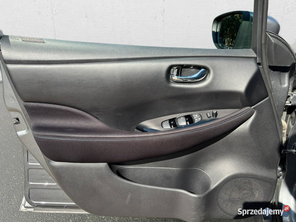 Nissan Leaf 40kWh NConnecta Z polskiego salonu kamera cofania Warszawa