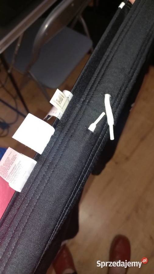 Spodnie dresowe Adidas rozmiar M młodzieżowa sprzedam