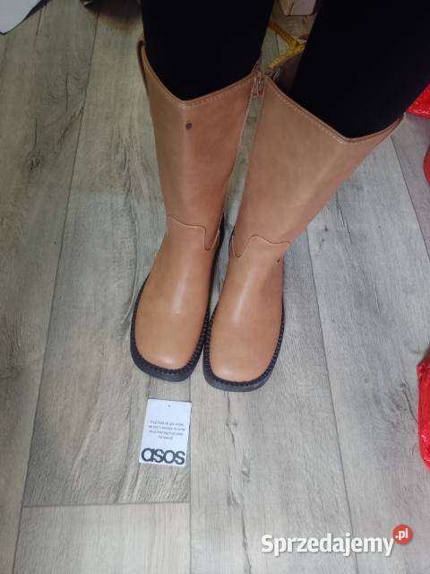 41 ASOS Design Brązowe kozaki z Londynu na Kraków